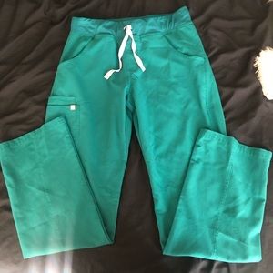 Figs Hunter Green Kade Scrub